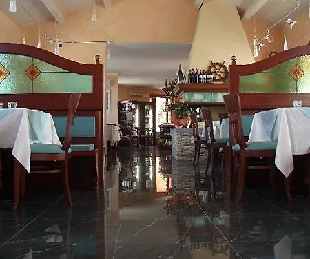 Villaggio Turistico Airone Aparthotel 4*